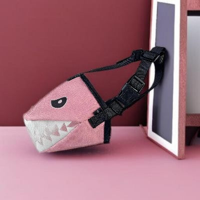 Muselière design requin pour chien - anti-morsure rose