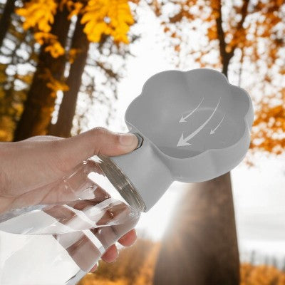 Gourde_pour_chien_2-en-1_-_Portable_avec_gamelle_int_gr_e_380ml-blanc-demo-bouton-facile