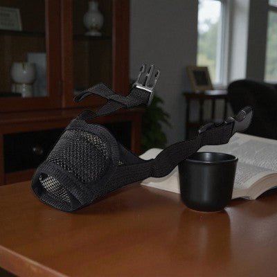 Museliere-anti-aboiement -pour-chien -noir